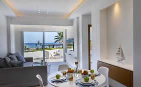 Mackenzie Castella Beachfront Suite
